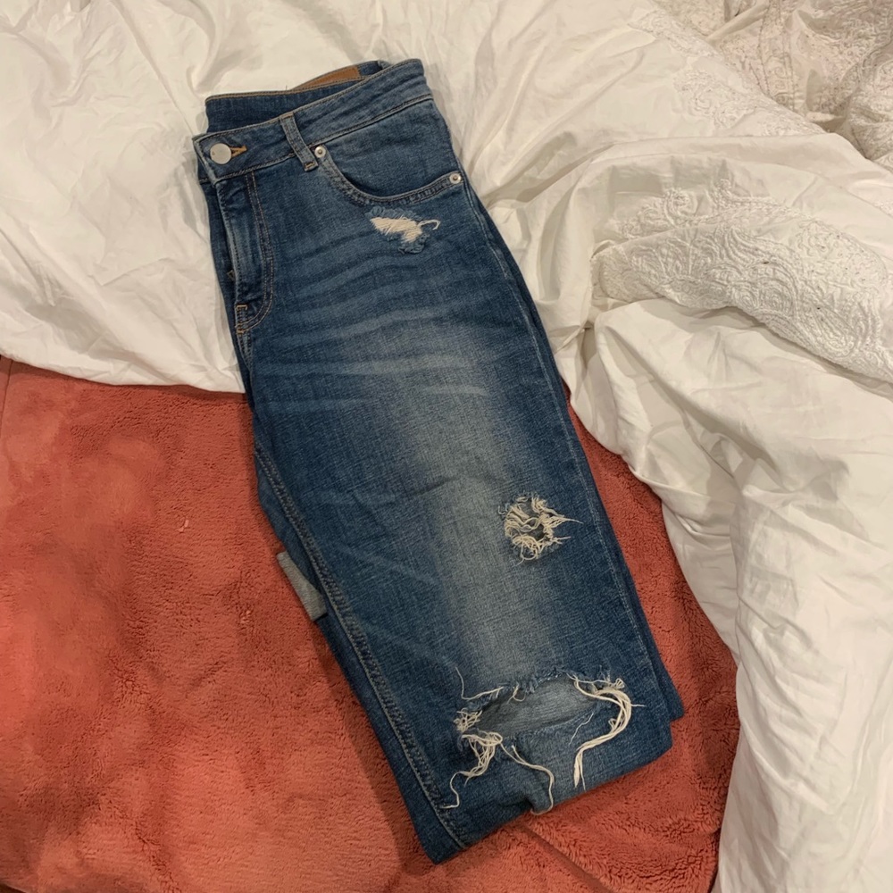 Denim rip girlfriend jeans